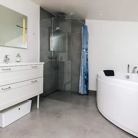 펜션 Luxury Retreat In - By Traum 루켄